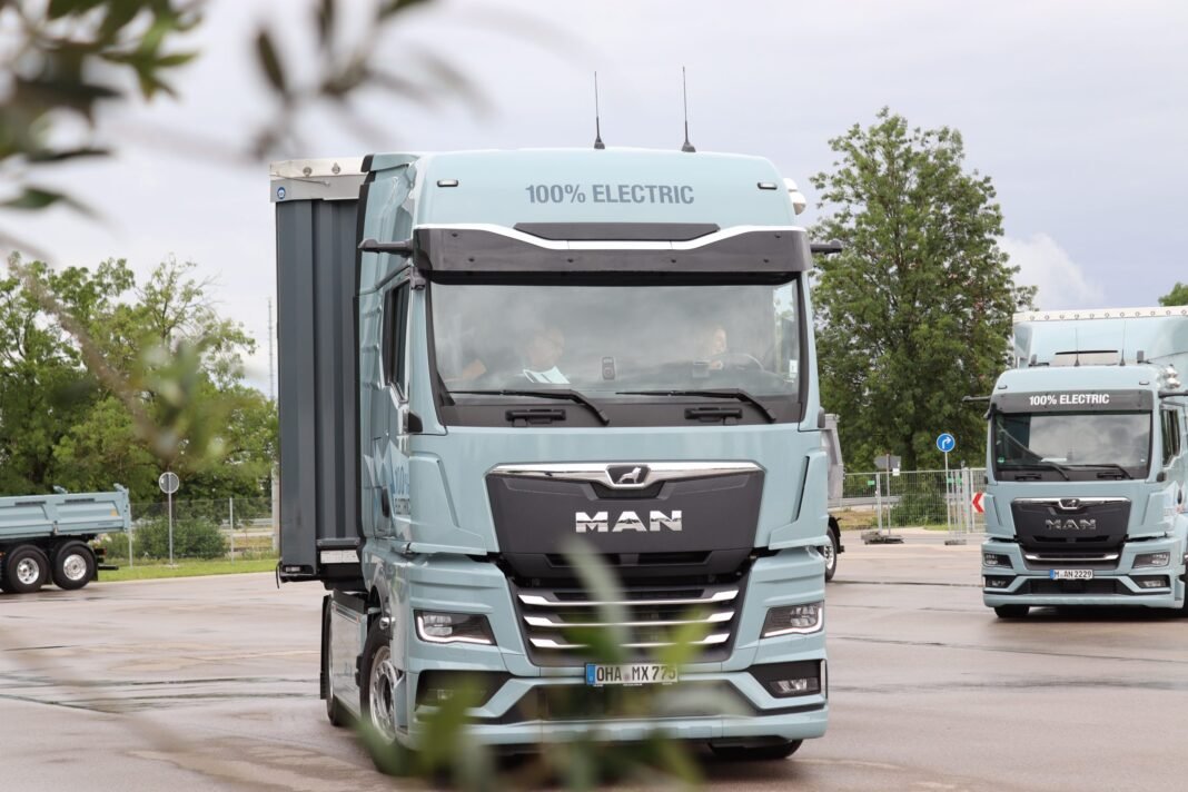 First introduction to the MAN eTrucks: the troops are ready!
