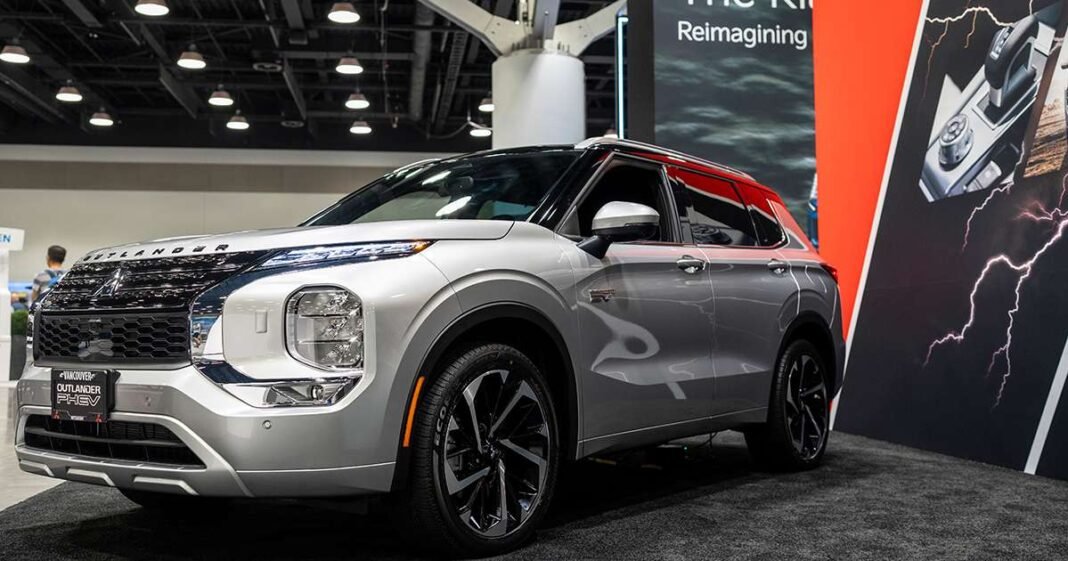 Hybrids Help Keep Automakers’ Electrification Plans Afloat