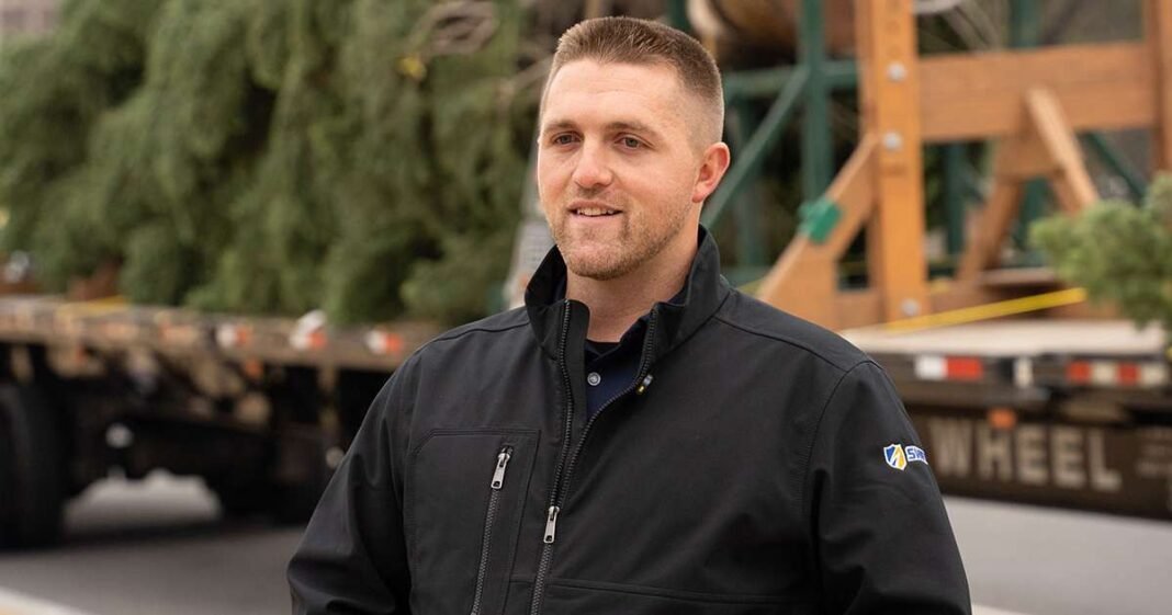 Knight-Swift Truck Driver Delivers Capitol Christmas Tree