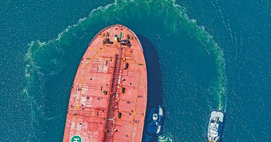 New Supertankers Sail Empty to Collect Oil