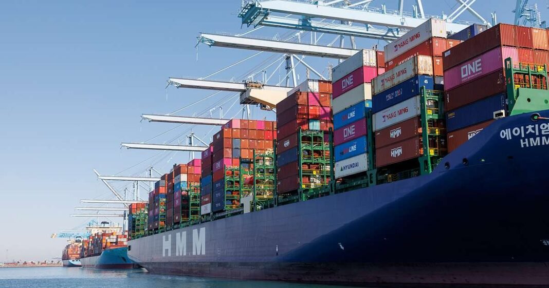 Port of Los Angeles Expects Trade to Fall Off in 2026