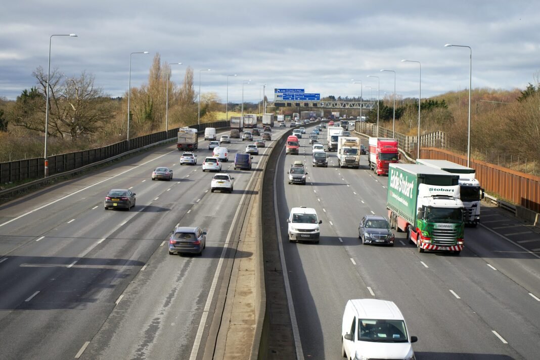 RAC data reveals petrol falls to its lowest price since summer 2021