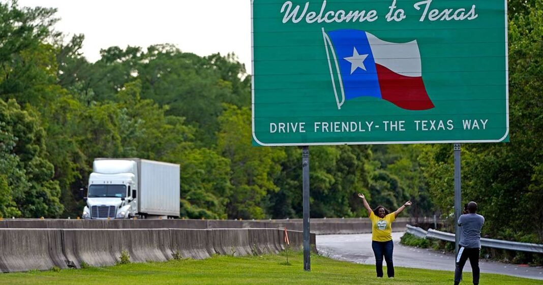 Texas Cancels 6,400 CDLs for Immigrant Drivers