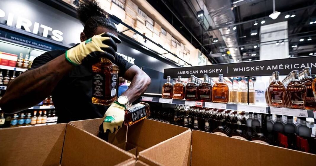 Trump Pressures Canada to End Boycott of US Liquor