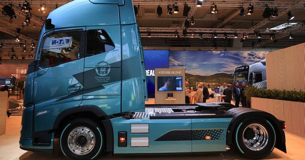 VTNA, Mack to Pause Production for a Week at Points in Q1