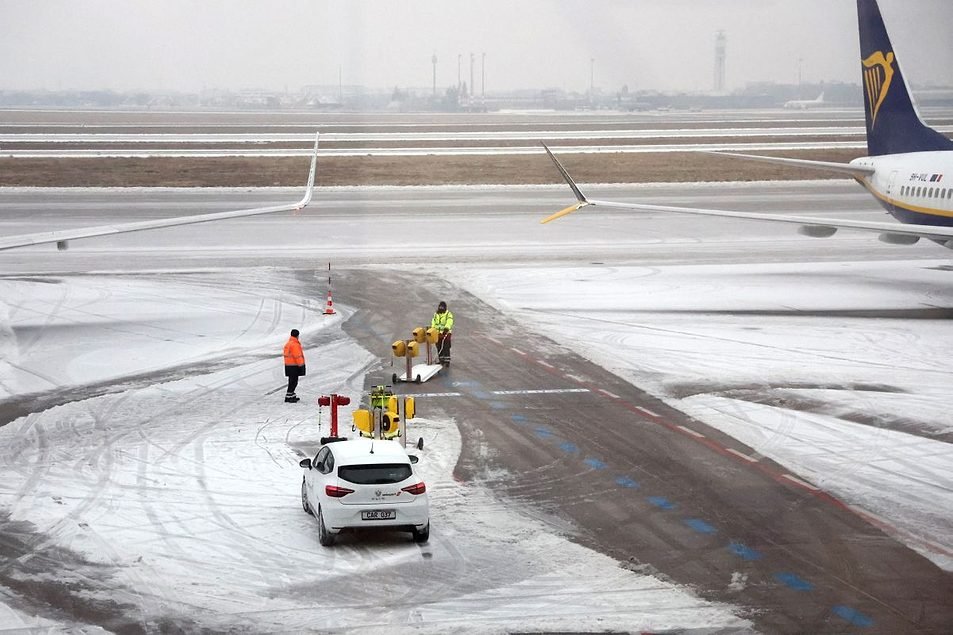Berlin Airport Reopens After Black Ice Triggered Groundings