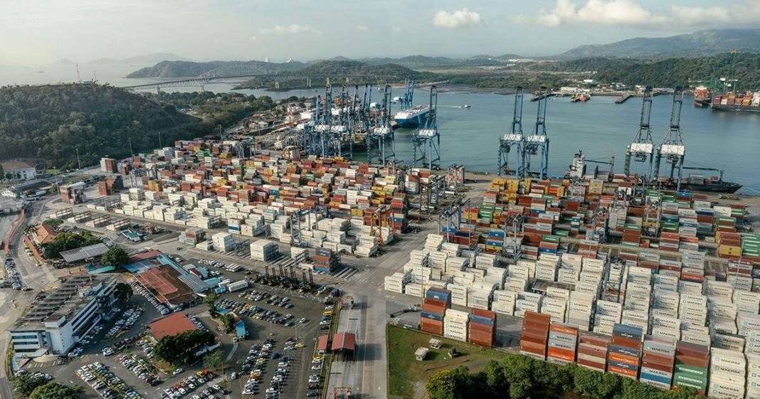 CK Hutchison Warns Maersk of Legal Action Over Panama Ports
