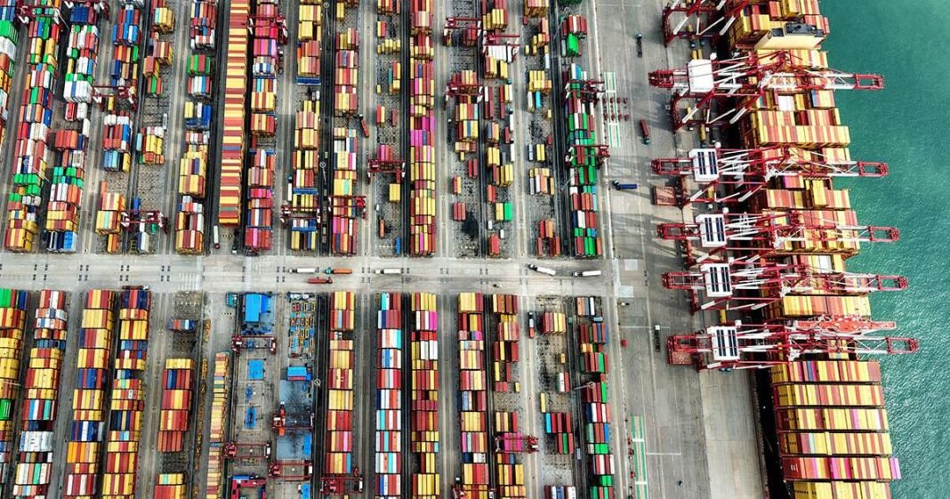 Confusion Mounts as US 10% Tariffs Begin