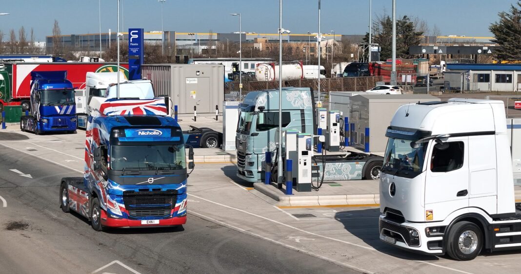 Fleete opens UK’s largest commercial EV charging hub