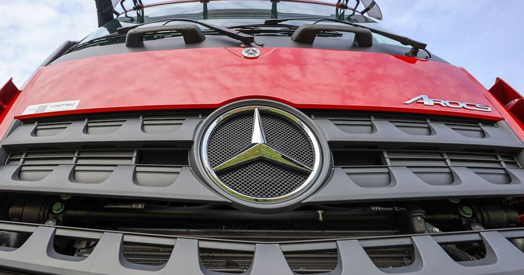 Mercedes to Sell Part of $14.2 Billion Daimler Truck Stake