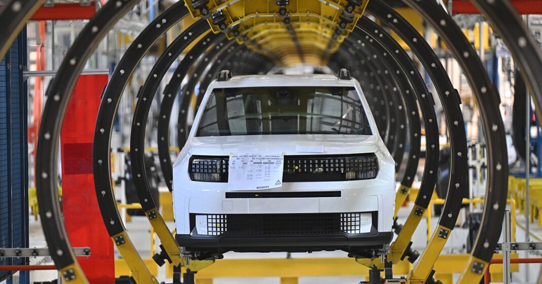 Stellantis CEO Sees Return to Profit in North America Region