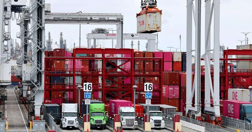 Studies Show US Companies, Consumers Bear Tariff Burden