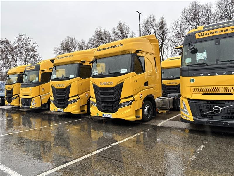 Waberer's is purchasing 925 trucks at once
