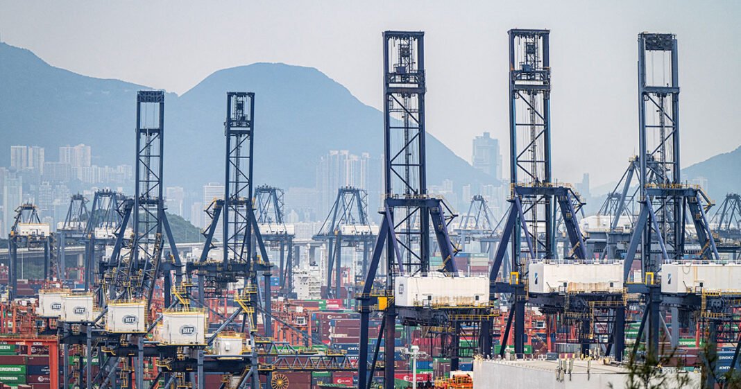 CK Hutchison Port Sale Plan Stalls Ahead of Trump-Xi Meeting