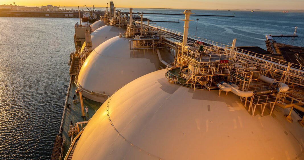 LNG Tanker Offers Jump 100% to $200,000 After Qatar Halt