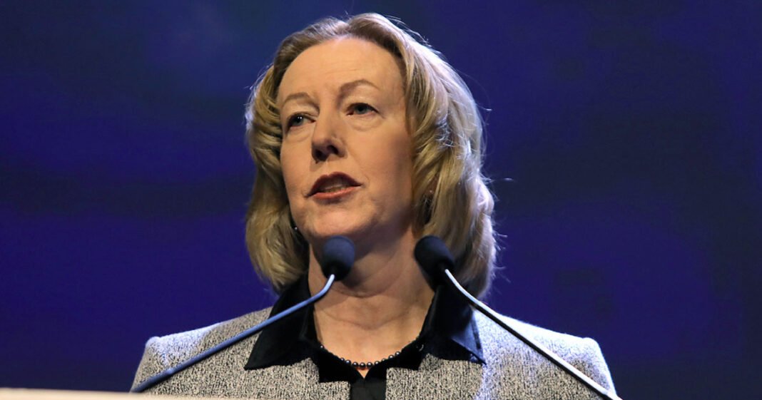 O’Neill Takes Over BP With Oil Prices High, Stakes Higher