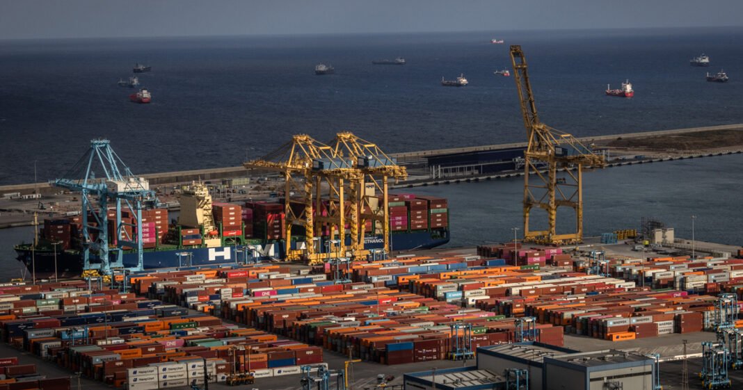 Trump Warns Spain of Trade Halt After Base Access Dispute