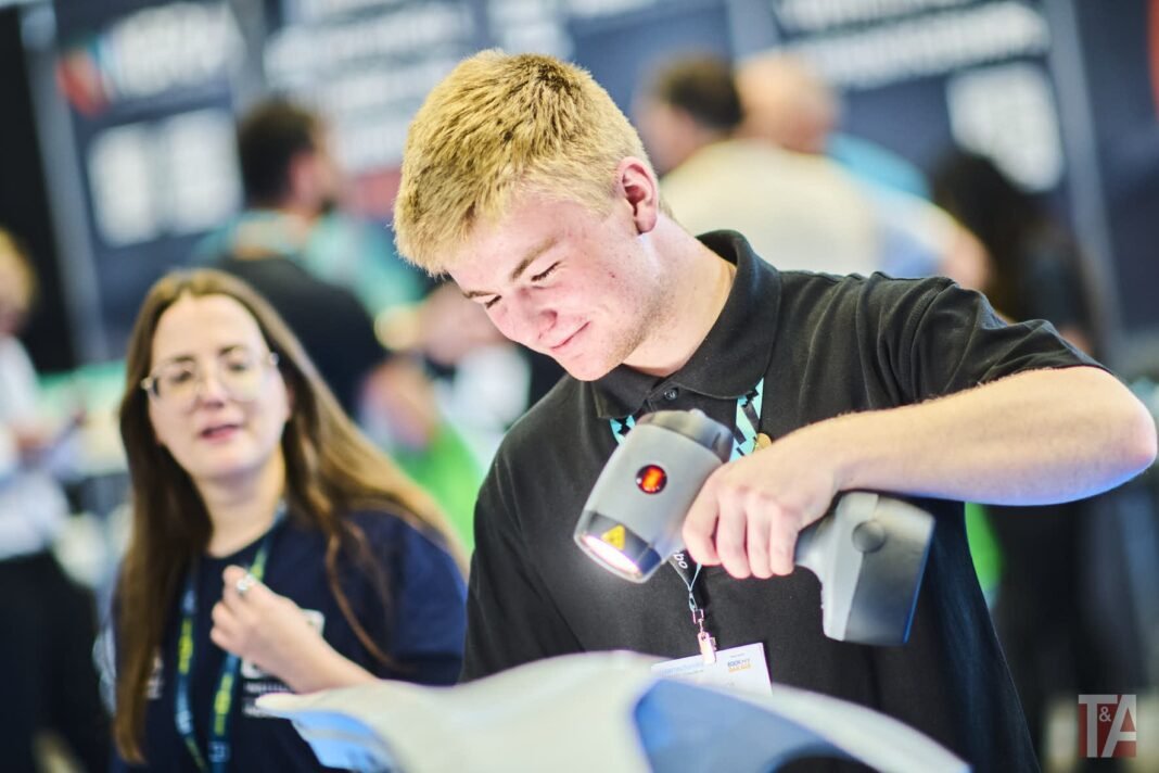 UK Garage and Bodyshop Event launches student programme to mark National Careers Week