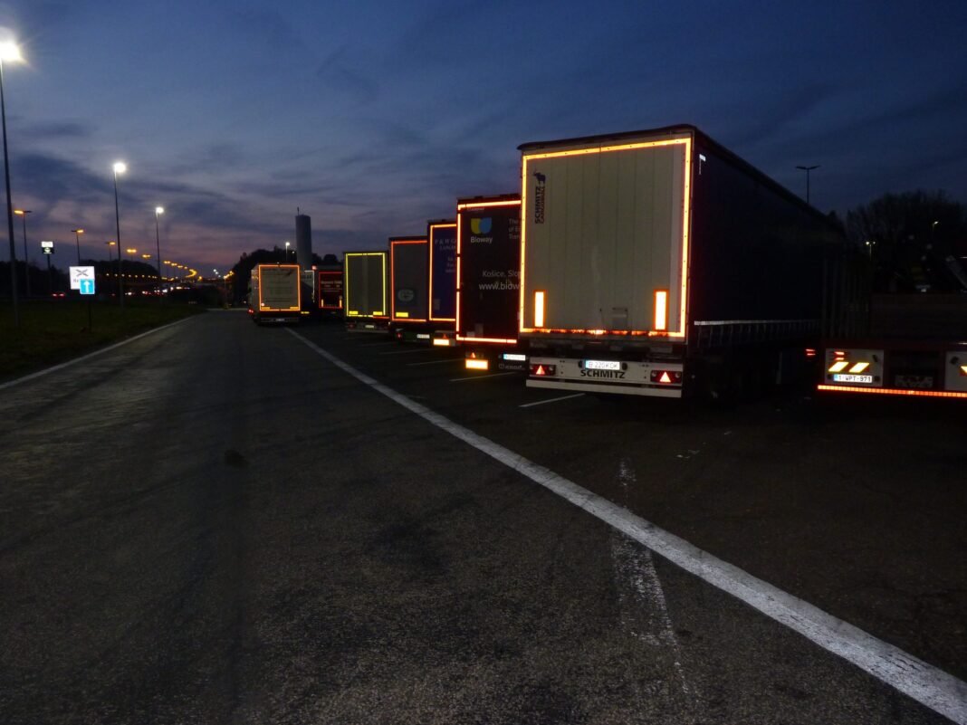 MORA denounces a shortage of parking spaces
