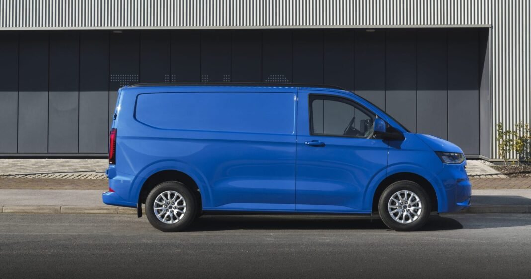 Volkswagen Transporter retains 'Medium Van of the Year'