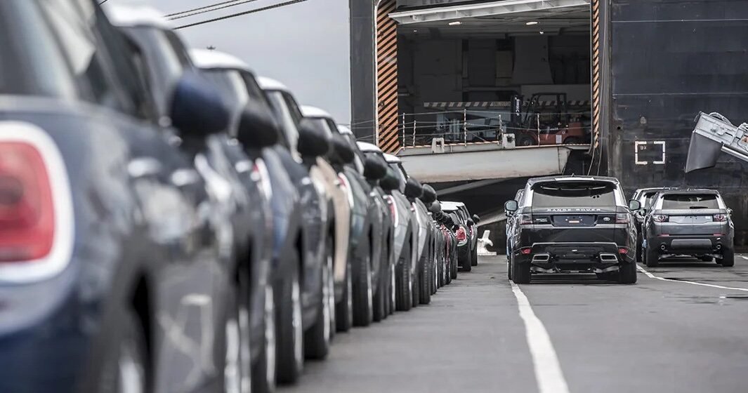 US threatens higher tariffs on EU-built vehicles